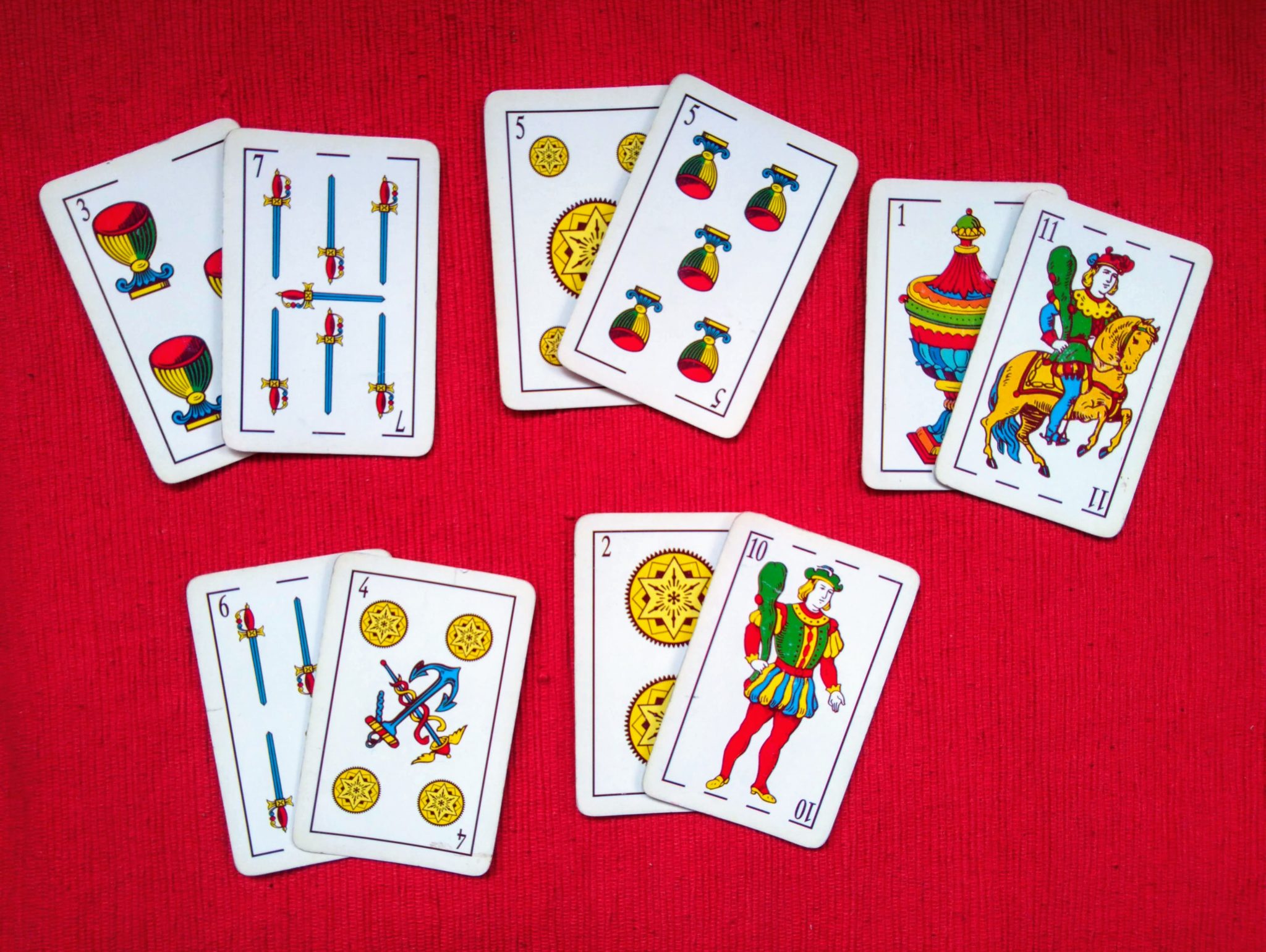 ¿Cómo se juega a la guerra con las cartas españolas?